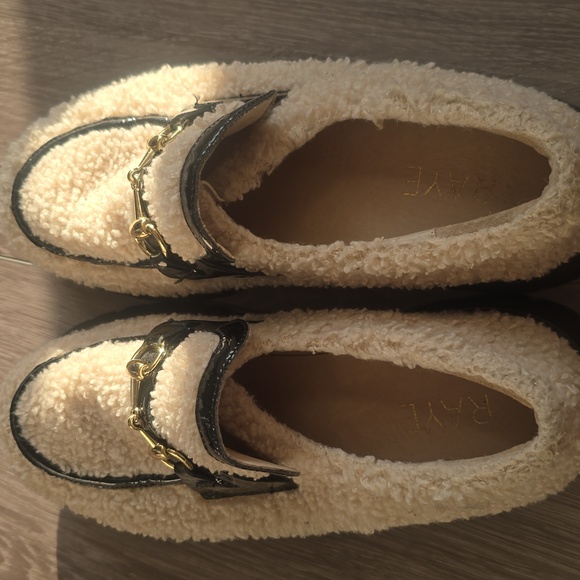 Raye Sven Loafers REVOLVE Shearling Colorblock Cream Black Gold Hardware  Size 9 - Picture 3 of 9